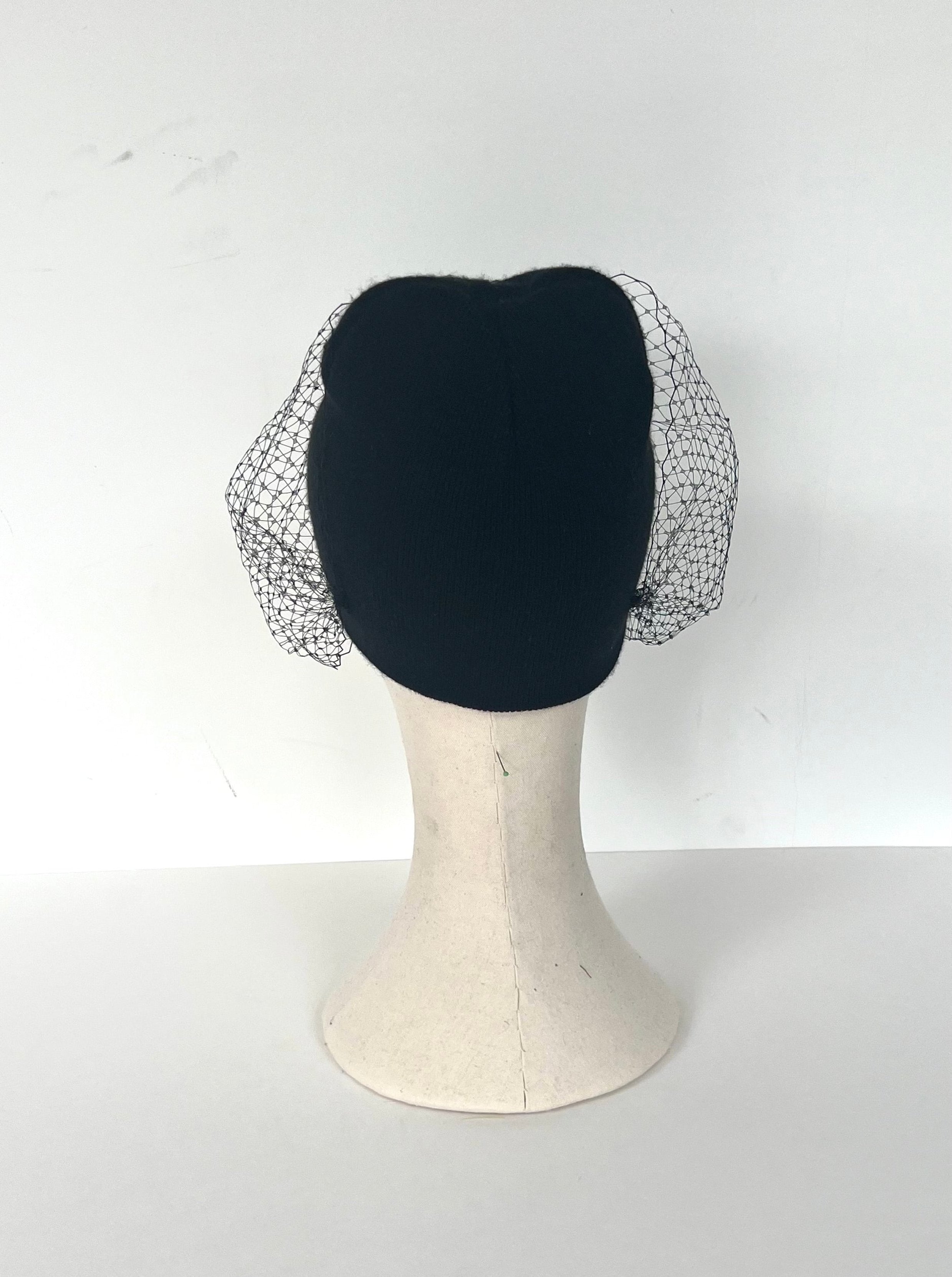 knitted beanie with veil